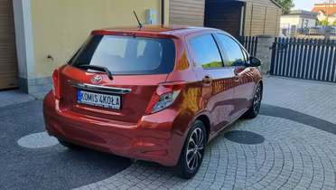 TOYOTA Yaris