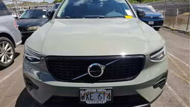VOLVO XC40