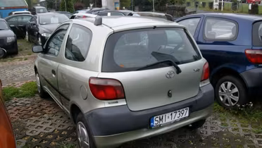 TOYOTA Yaris