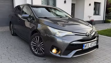 TOYOTA Avensis