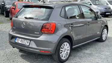 VOLKSWAGEN Polo