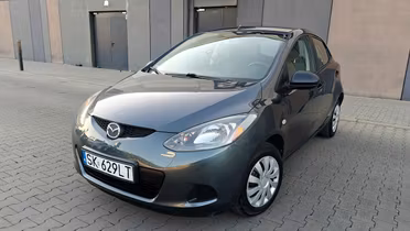 MAZDA 2