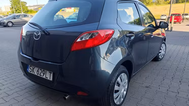 MAZDA 2