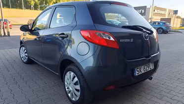 MAZDA 2