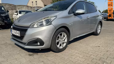 PEUGEOT 208