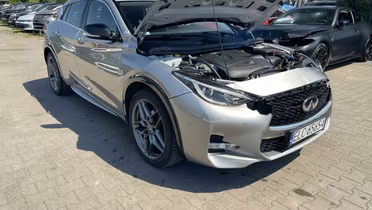 INFINITI Q30