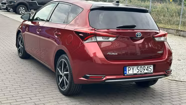 TOYOTA Auris