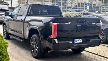 TOYOTA Tundra