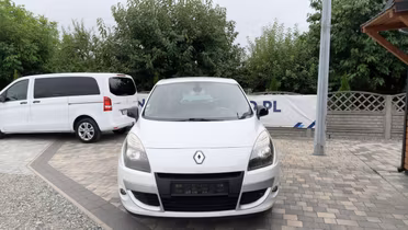 RENAULT Scenic