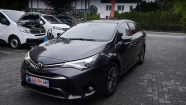 TOYOTA Avensis