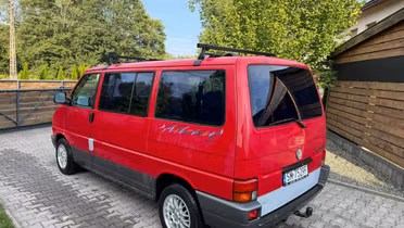 VOLKSWAGEN Multivan