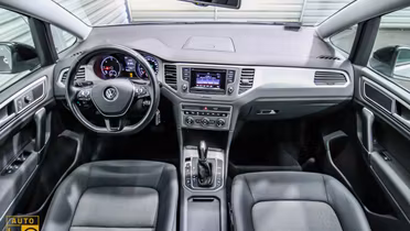 VOLKSWAGEN Golf Sportsvan