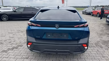 PEUGEOT 408