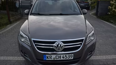 VOLKSWAGEN Tiguan