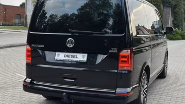 VOLKSWAGEN Multivan