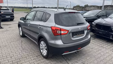 SUZUKI S-Cross