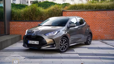 TOYOTA Yaris