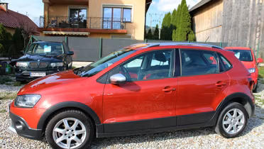 VOLKSWAGEN Polo