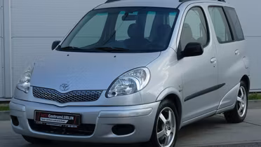 TOYOTA Yaris Verso