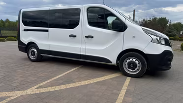NISSAN NV300