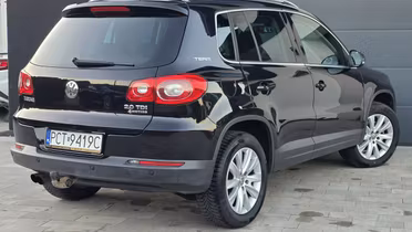 VOLKSWAGEN Tiguan