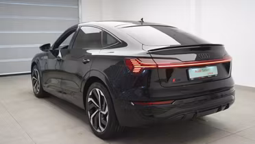 AUDI Q8 Sportback e-tron