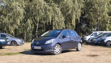 TOYOTA Yaris