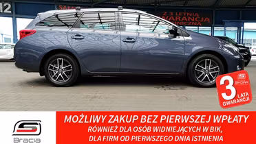 TOYOTA Auris