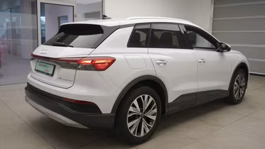 AUDI Q4