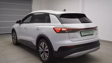 AUDI Q4