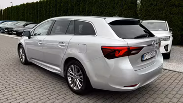 TOYOTA Avensis