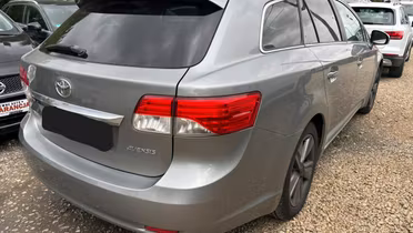 TOYOTA Avensis