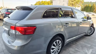 TOYOTA Avensis
