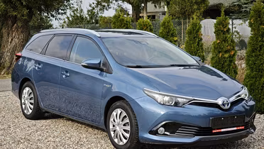 TOYOTA Auris