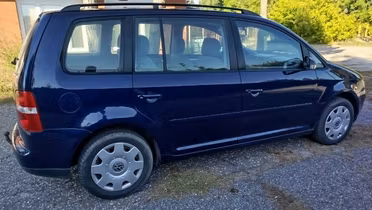 VOLKSWAGEN Touran
