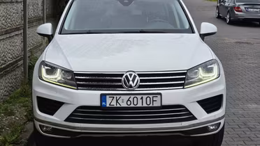 VOLKSWAGEN Touareg