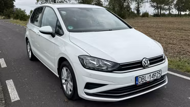 VOLKSWAGEN Golf Sportsvan