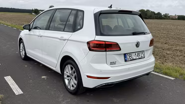 VOLKSWAGEN Golf Sportsvan