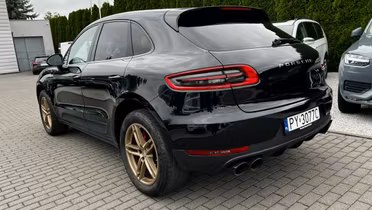 PORSCHE Macan