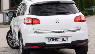 PEUGEOT 4008