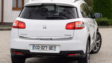 PEUGEOT 4008