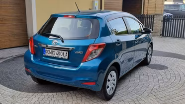 TOYOTA Yaris