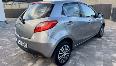 MAZDA 2