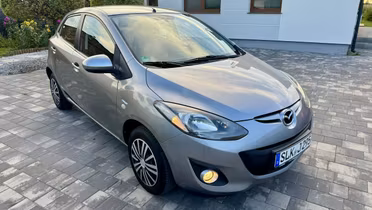 MAZDA 2