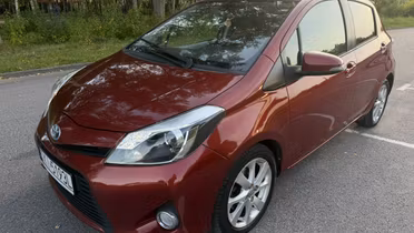 TOYOTA Yaris