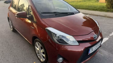TOYOTA Yaris