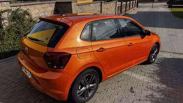 VOLKSWAGEN Polo
