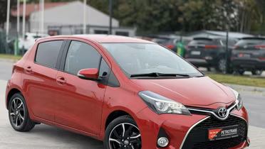 TOYOTA Yaris