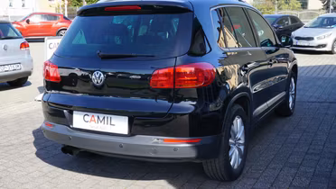 VOLKSWAGEN Tiguan