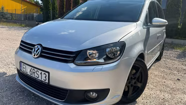 VOLKSWAGEN Touran